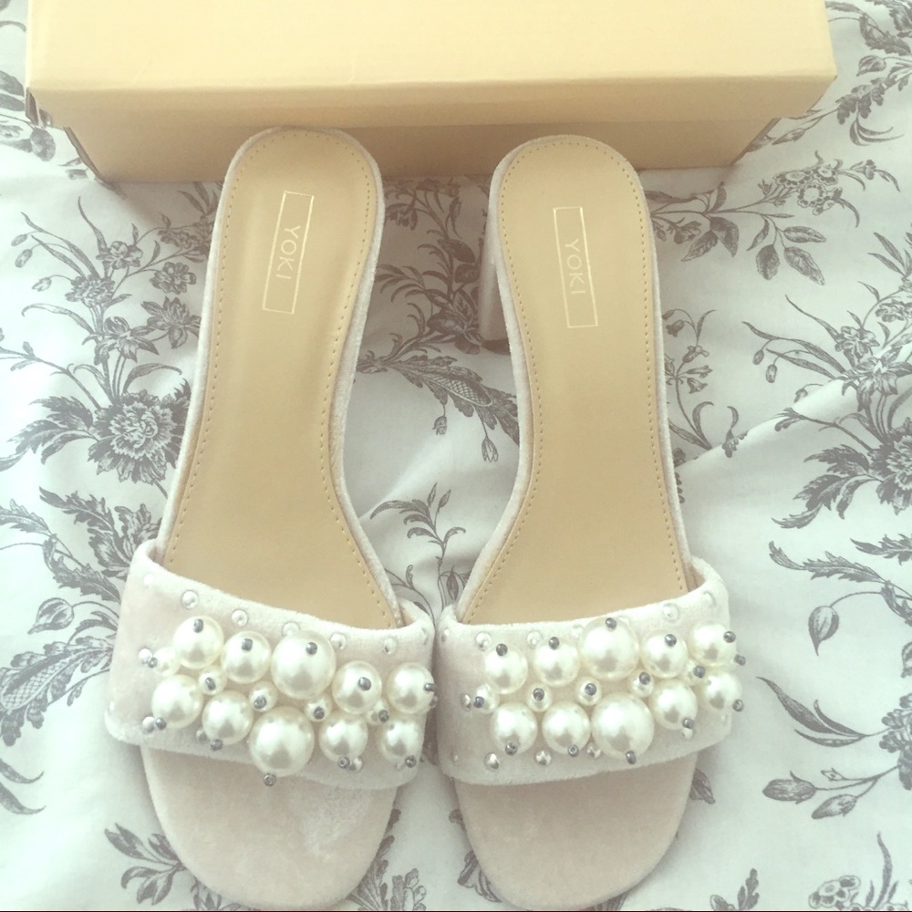 Yoki Delano Velvet Open Toe Slides Size 9 NIB